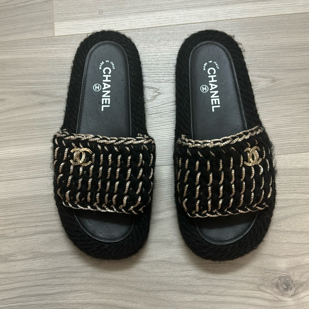 Chanel 2022 Black Knit Slides size 39